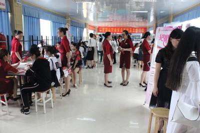 一帶一路藝術(shù)設(shè)計(jì)系第二屆技能文化藝術(shù)節(jié)圓滿(mǎn)落幕